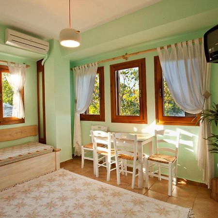 Victoria'S Guesthouse Damouchari Esterno foto
