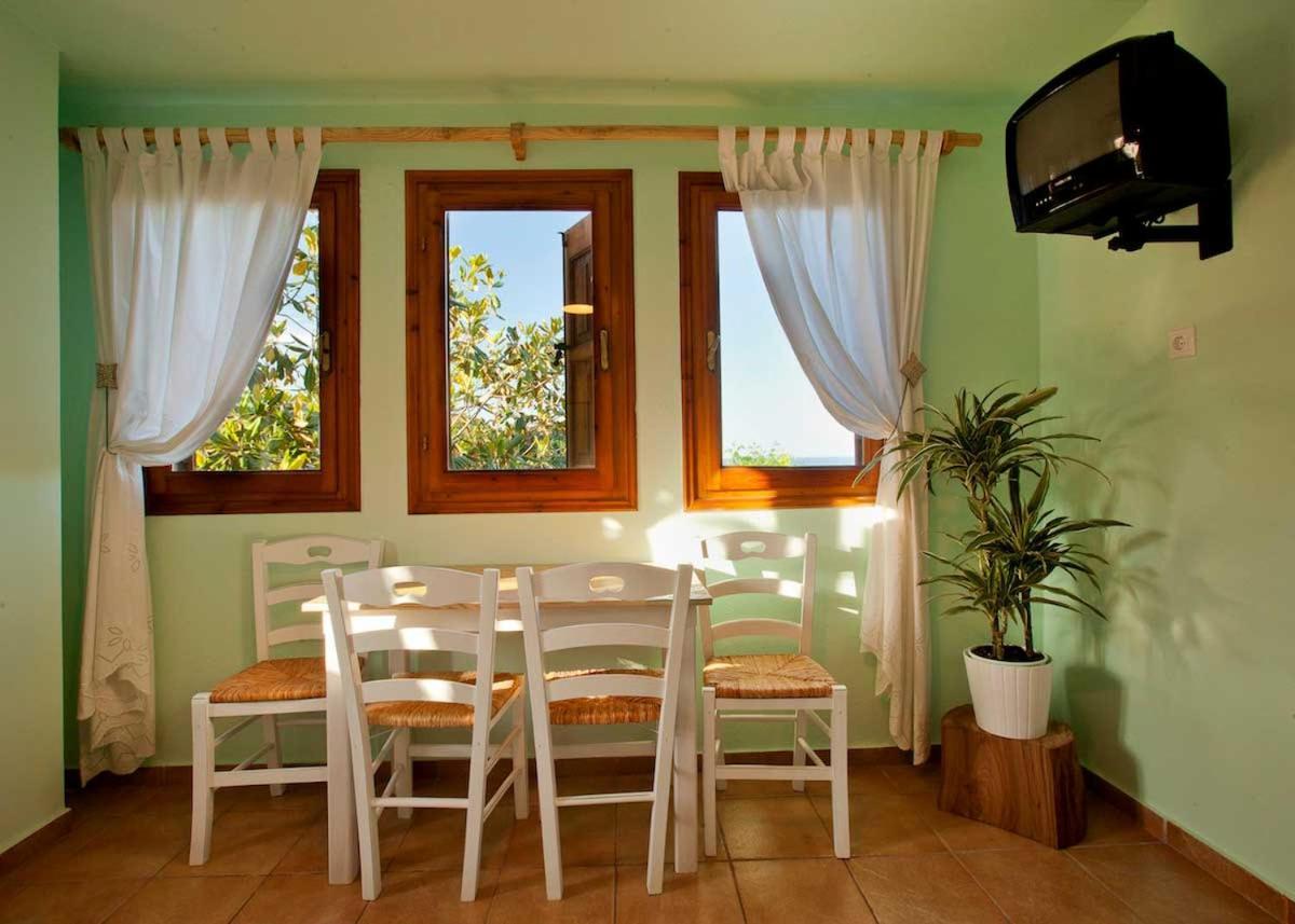 Victoria'S Guesthouse Damouchari Esterno foto