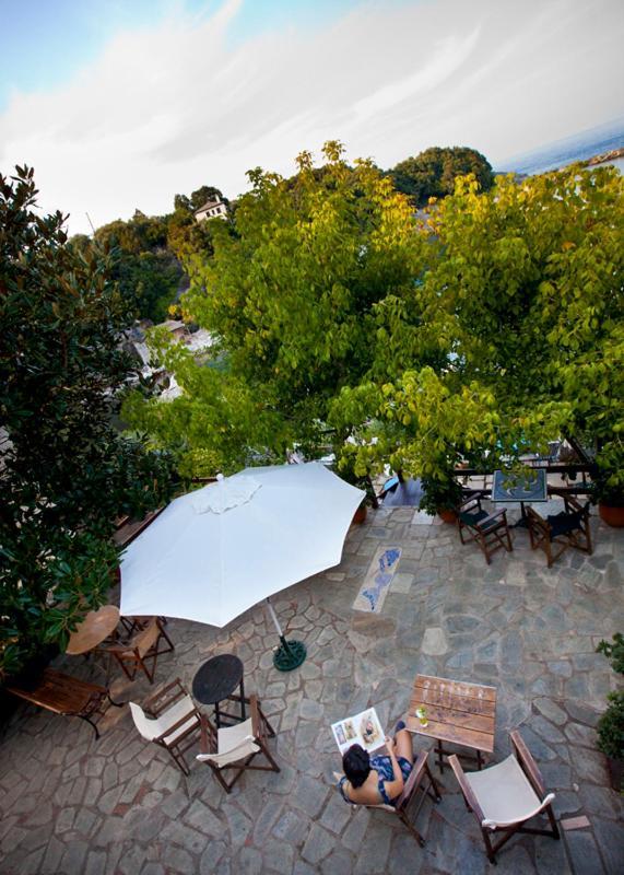 Victoria'S Guesthouse Damouchari Esterno foto